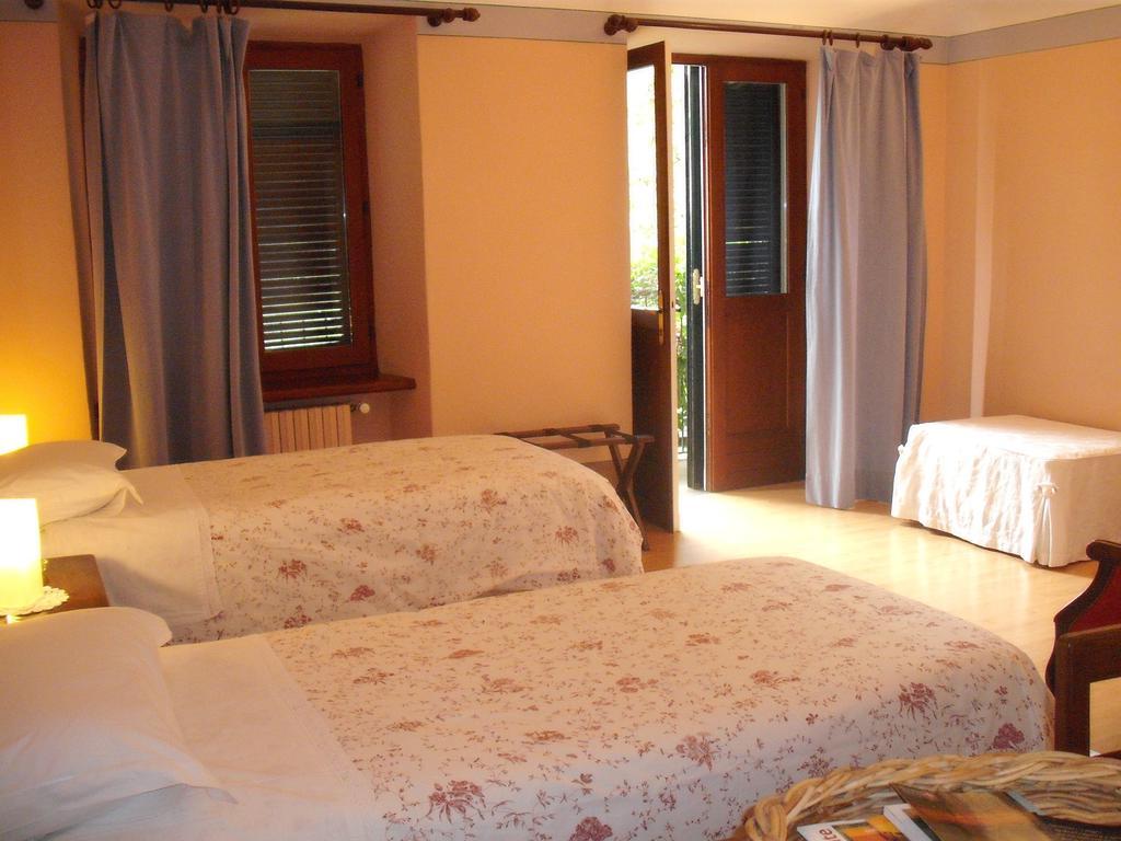 Bed and Breakfast Il Glicine à Zimone Extérieur photo